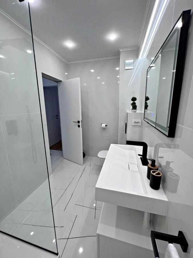 Soho Aparthotel Орадеа Екстериор снимка